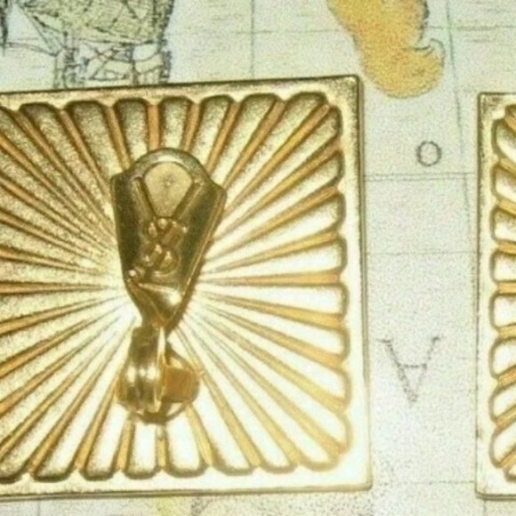 ❤️YSL YVES SAINT LAURENT Black Enamel Square Clip Earrings - Picture 5 of 5